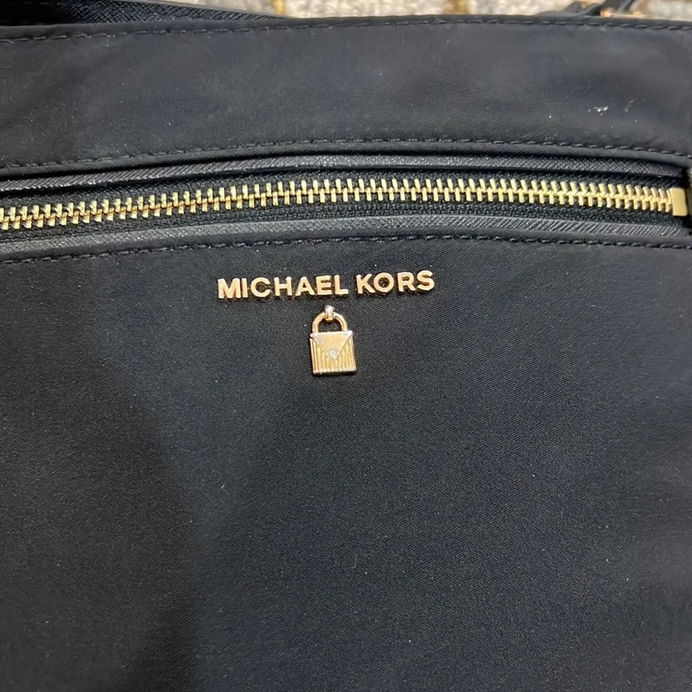 ๐ Michael kors nylon Kelsey black large crossbody bag ๐ - Picture 2 of 16